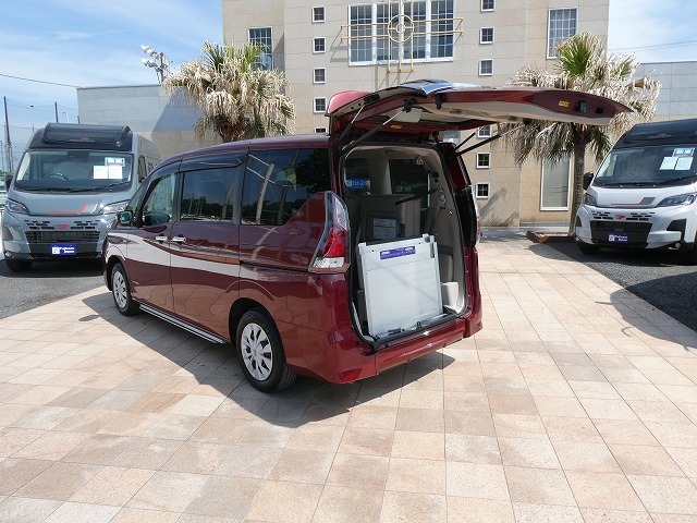 日産 セレナ
