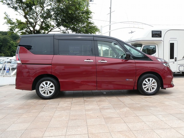日産 セレナ
