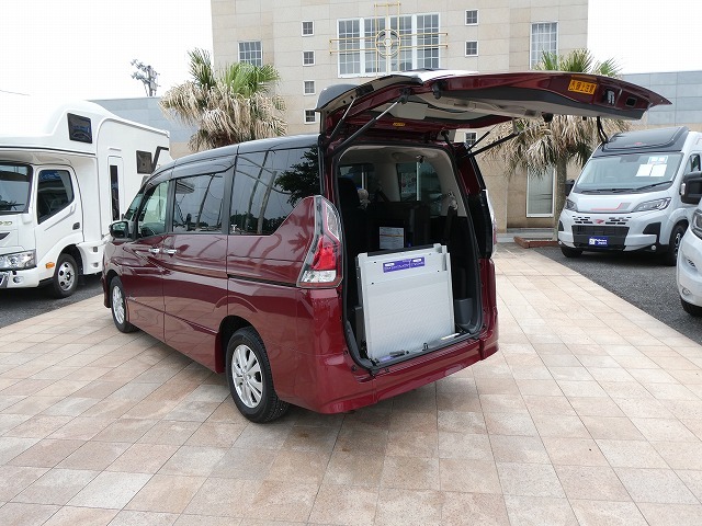 日産 セレナ