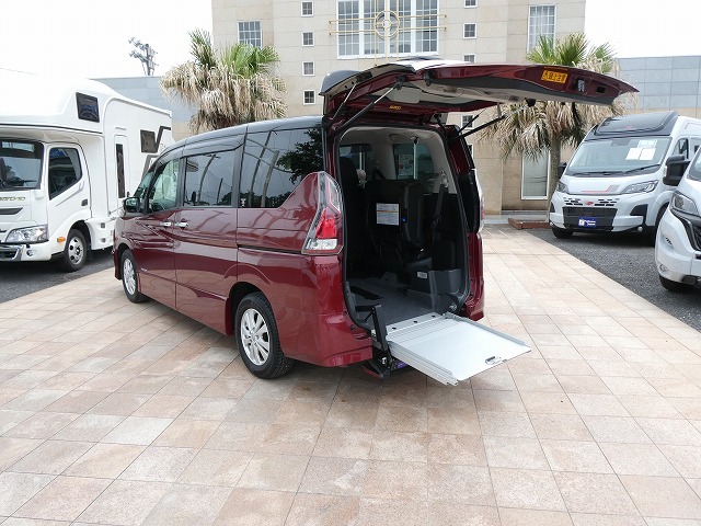 日産 セレナ
